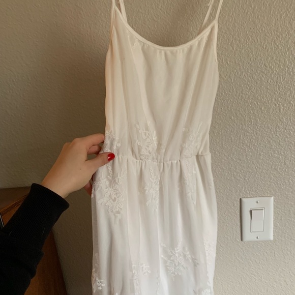 White summer dress - Picture 4 of 4